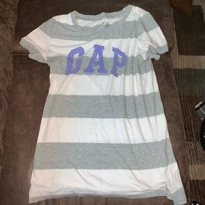 GAP short sleeved shirt